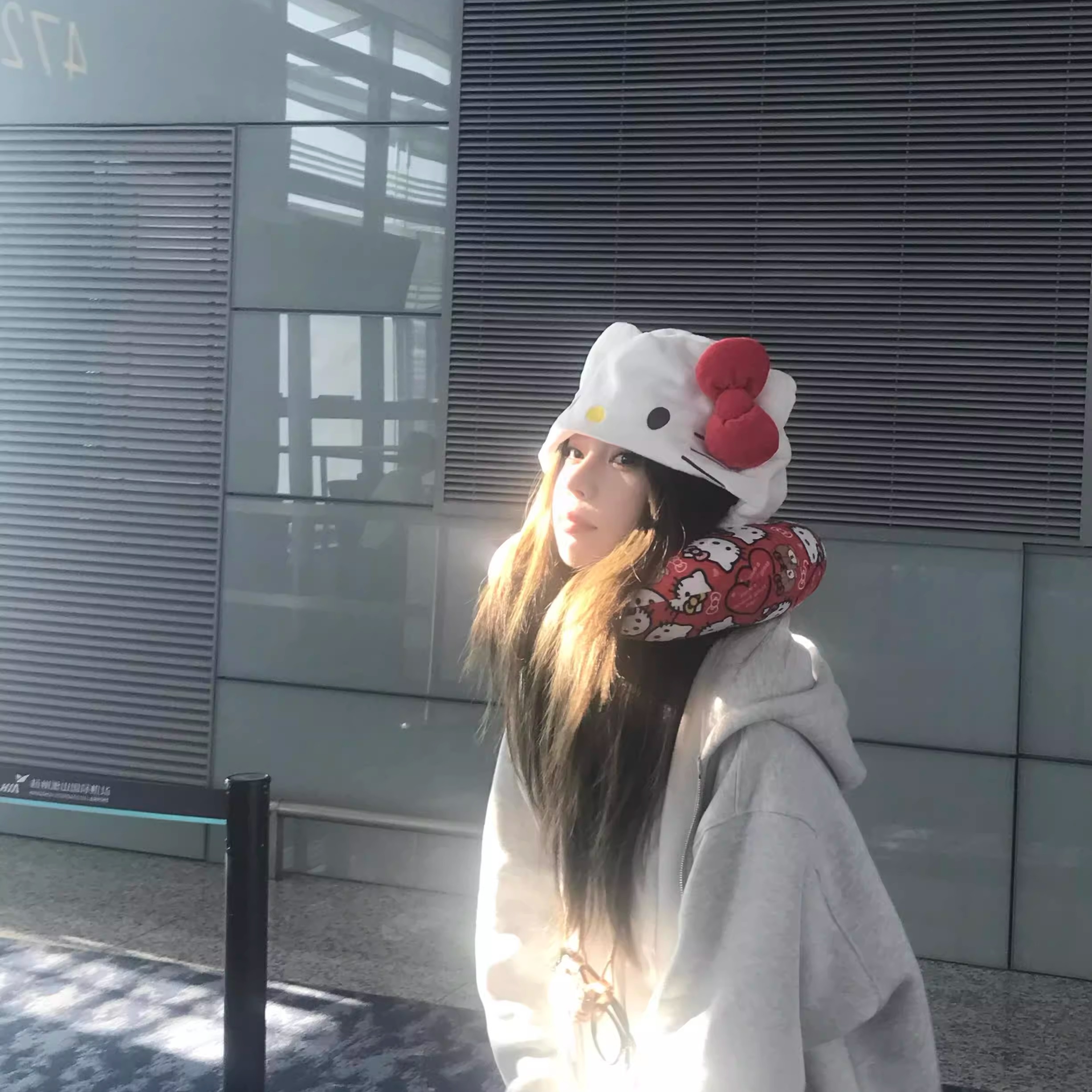 Hello Kitty U Shaped Neck Pill - مراجعة Car Accessories Nearby وسعره